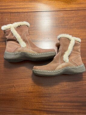 BareTraps Ellea 8.5M Taupe Suede Winter Boots